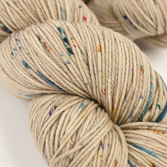 MadelineTosh Euro Sock Yarn Fingering Weight Merino Wool 435 yds Color Tip Toe - Picture 3 of 3